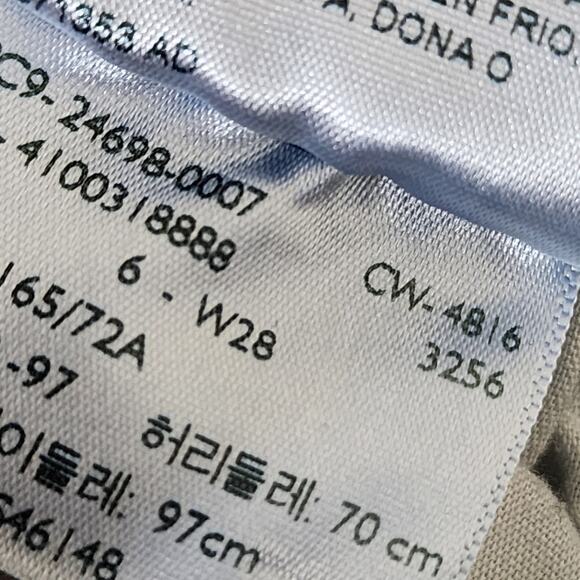 Levi's Size 28 Denim Denizen Capris - Picture 5 of 5